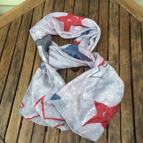 ✨3/$15✨ USA Stars Scarf - Picture 2 of 2